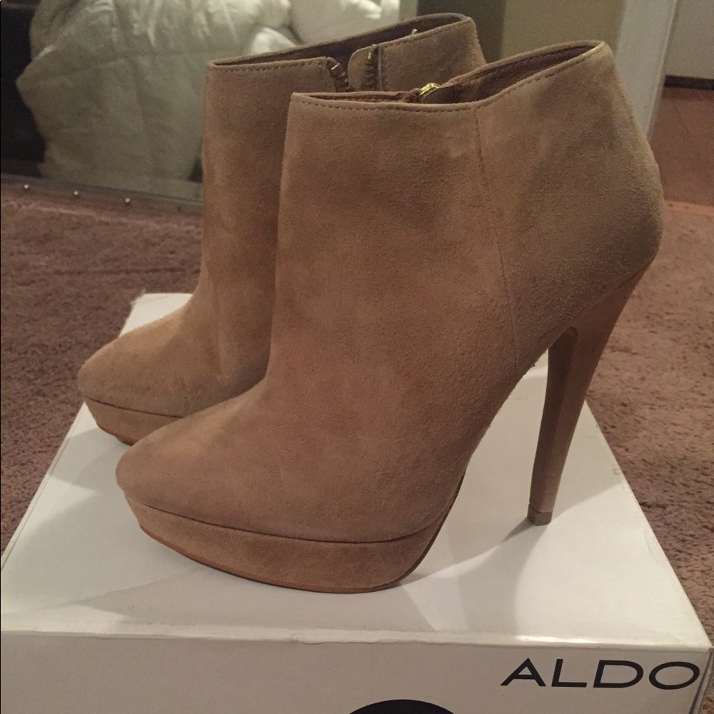 Tan genuine suede booties